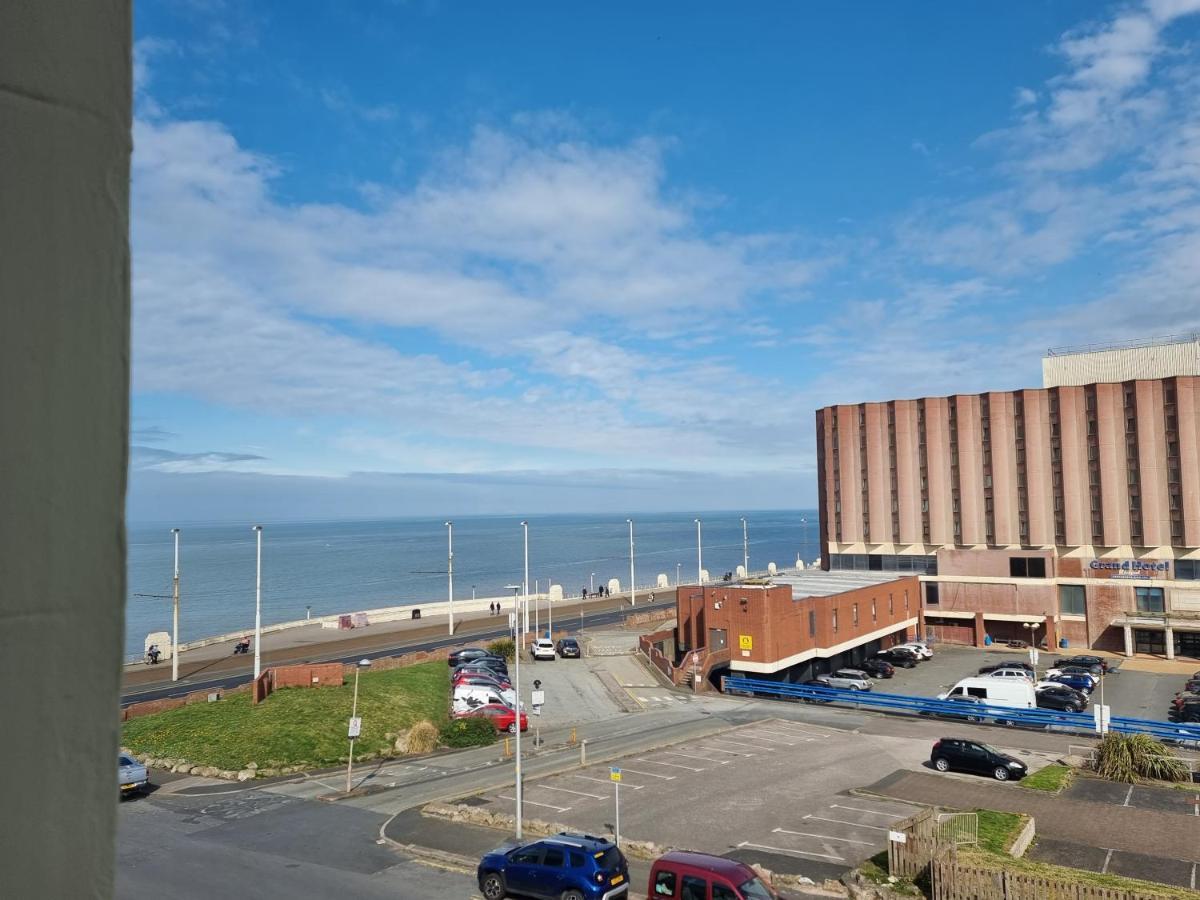 Granada Apartments Derby Road Blackpool Exterior foto